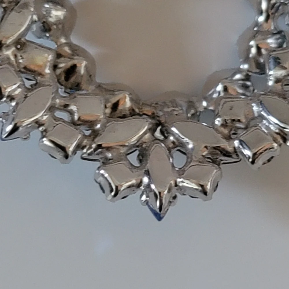 Vintage Signed Sherman Blue Aurora Borealis Rhinestone Wreath Brooch Canada